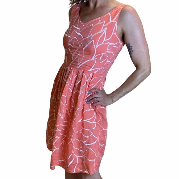 ANTONIO MELANI Dresses & Skirts - Antonio Melani Coral Sleeveless Embroidered dress